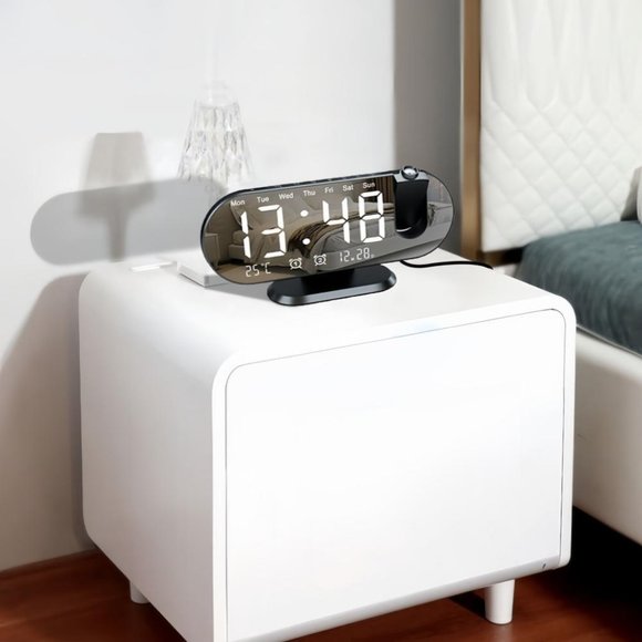 Multifunctional Creative LED Projection Clock - Picture 16 of 16